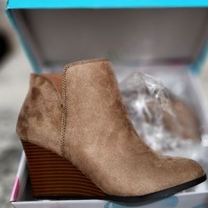 Taupe Wedge Booties size 8.5 Brand New!
